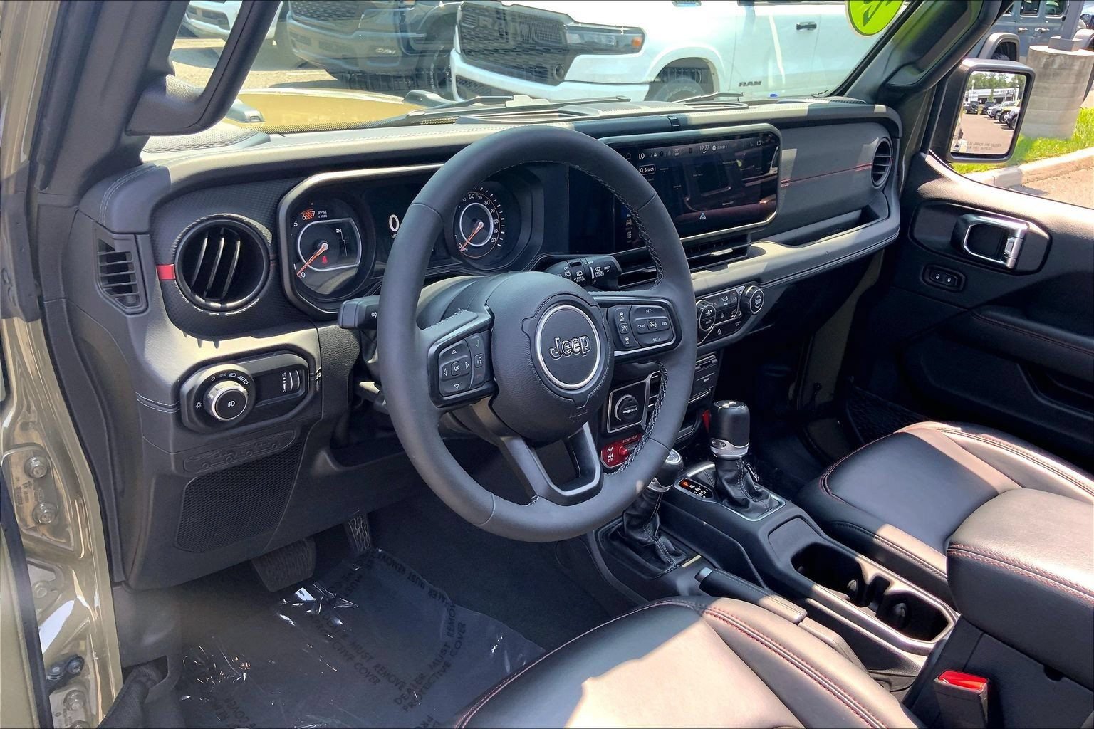 Certified 2025 Jeep Wrangler Unlimited Rubicon AWD/4WD image 17