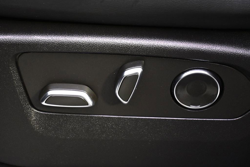 Certified 2023 Cadillac Escalade Premium Luxury image 14