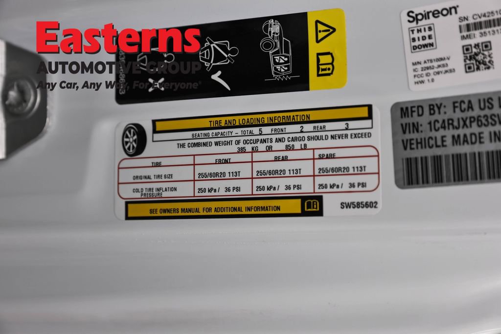 Used 2025 Jeep Wrangler Unlimited Sahara image 36