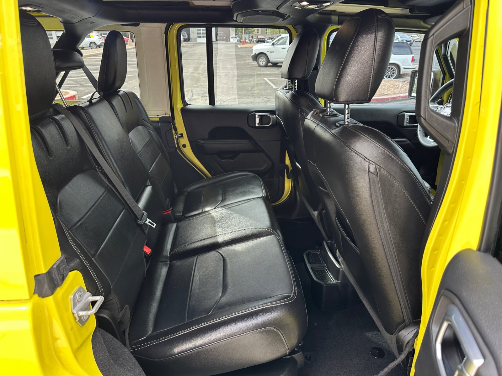 Used 2023 Jeep Wrangler Unlimited Sahara AWD/4WD image 16