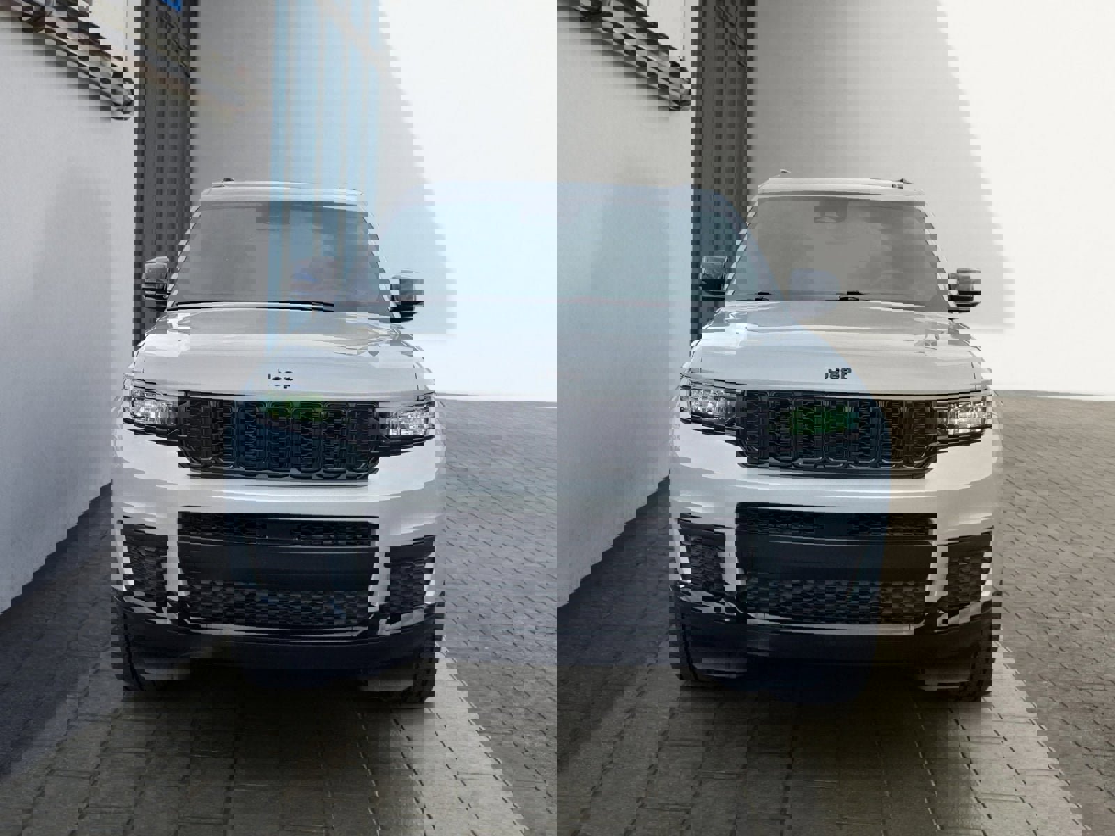 Used 2023 Jeep Grand Cherokee L Laredo image 8