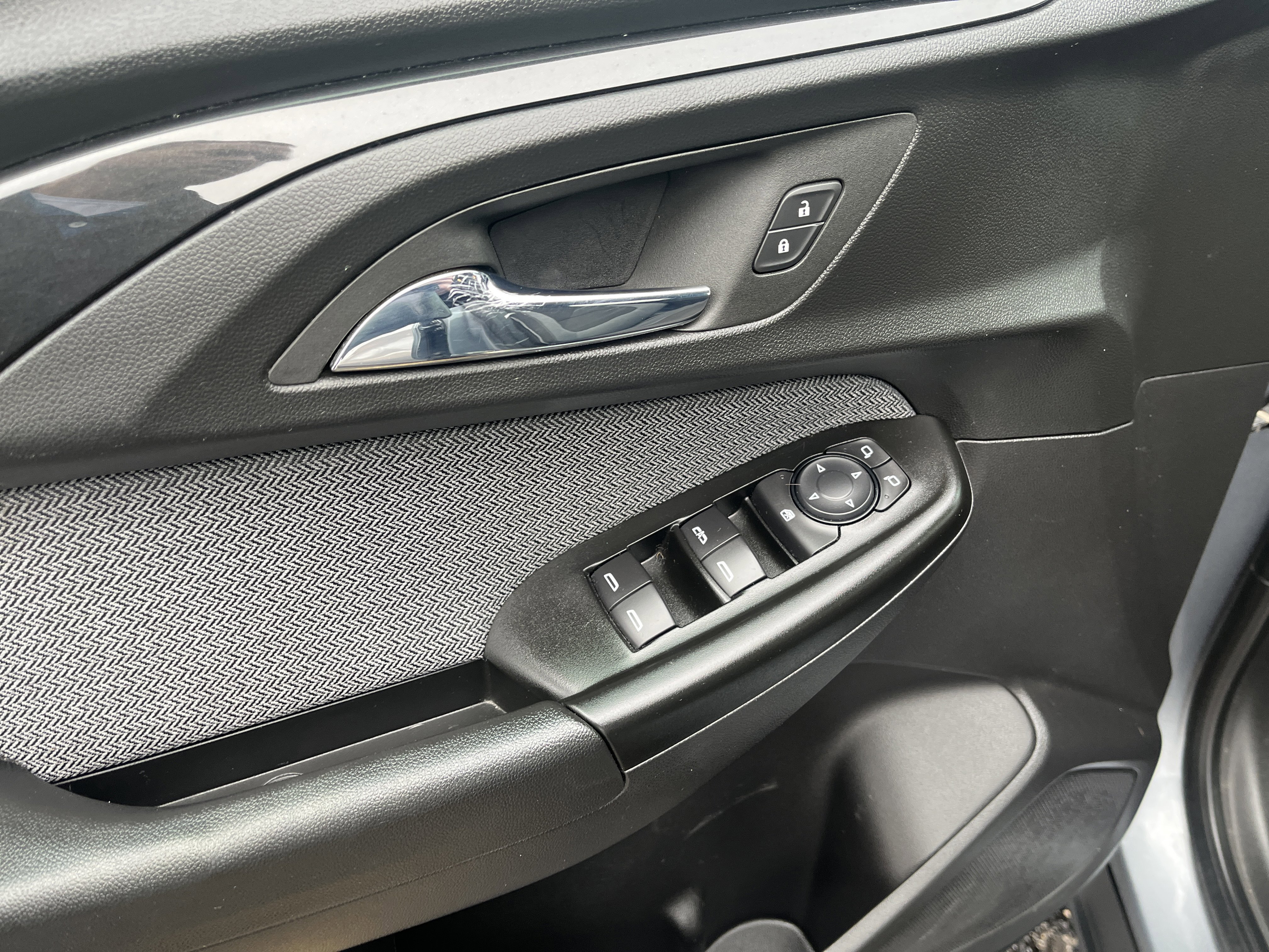 Used 2022 Chevrolet TrailBlazer LT w/ Convenience Package image 11