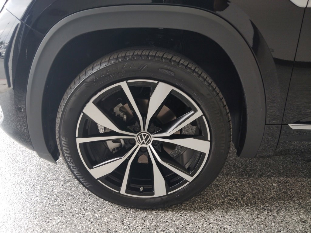 New 2026 Volkswagen Atlas SEL Premium R-Line image 9