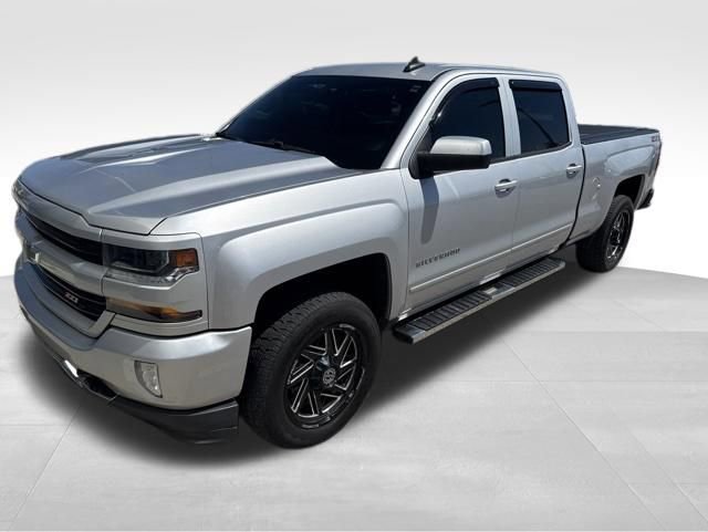 Used 2018 Chevrolet Silverado 1500 LT w/ All Star Edition AWD/4WD image 3
