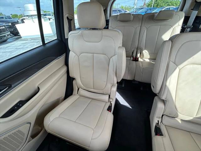 Certified 2022 Jeep Grand Cherokee L Limited RWD image 12