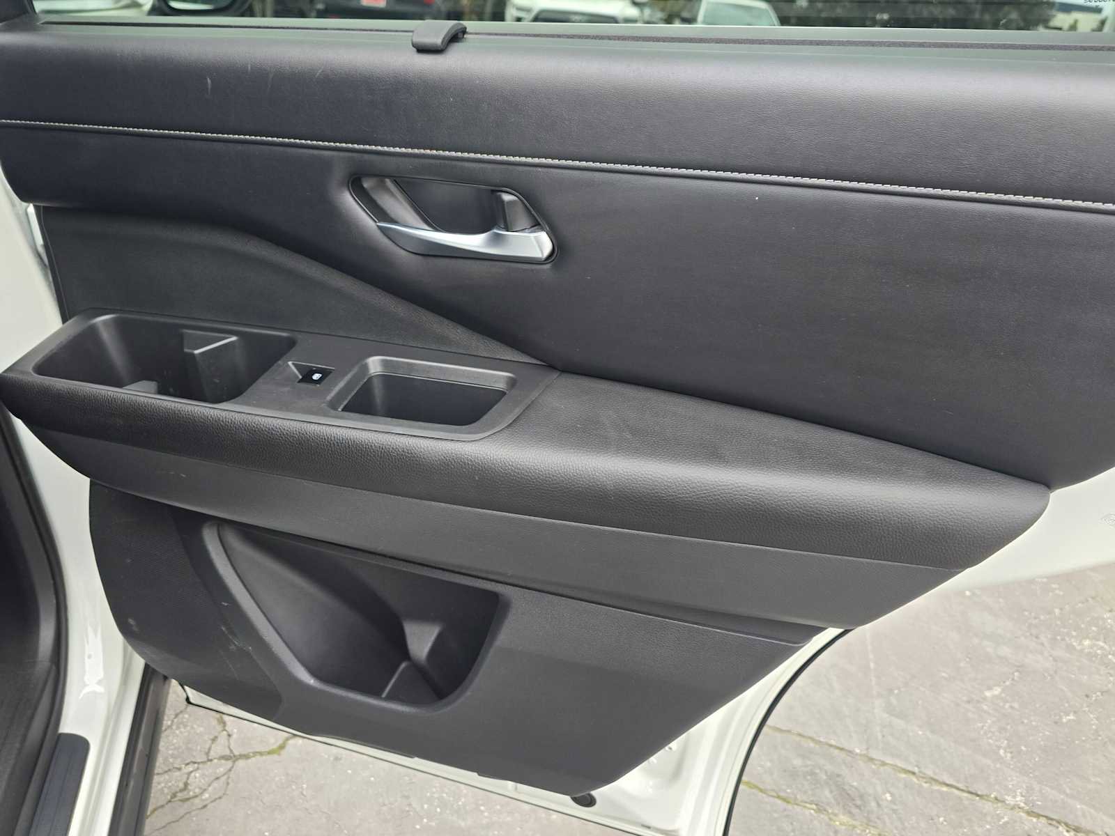 Used 2023 Nissan Pathfinder SL image 13