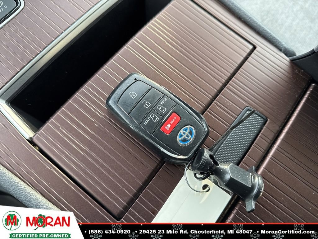 Used 2024 Toyota Sienna LE image 29