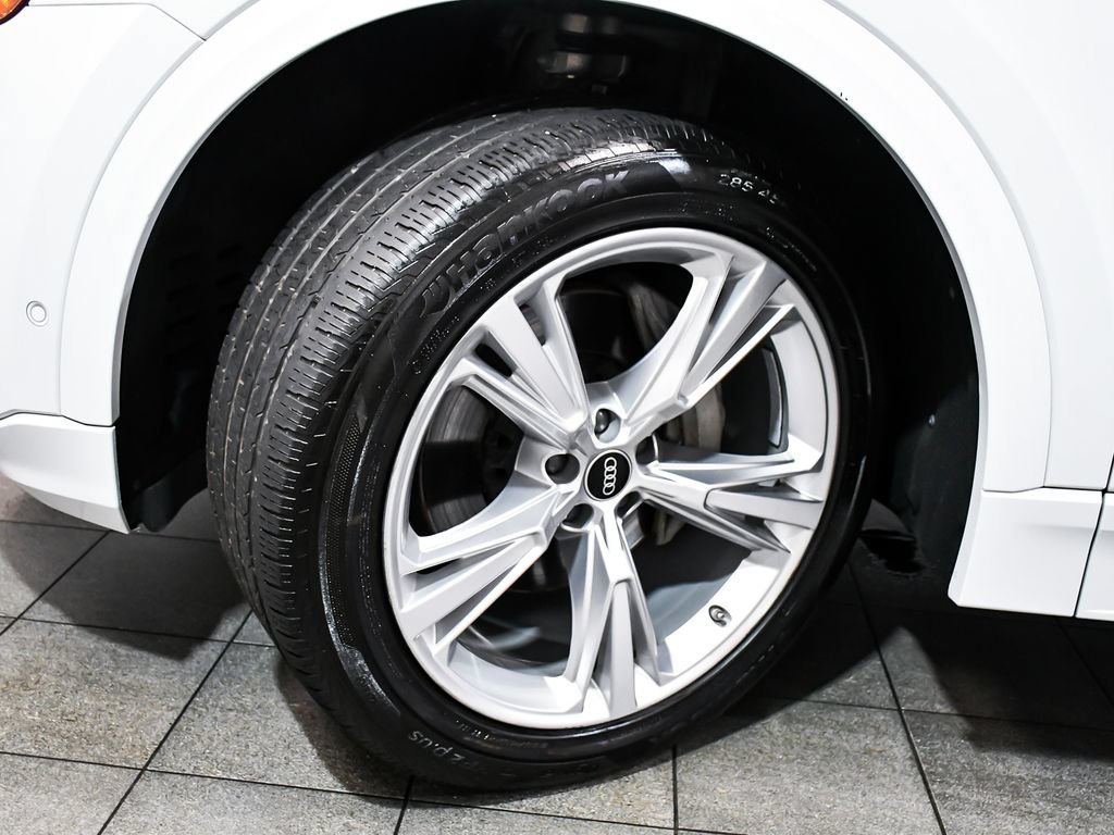 Used 2022 Audi Q8 Premium AWD/4WD image 7