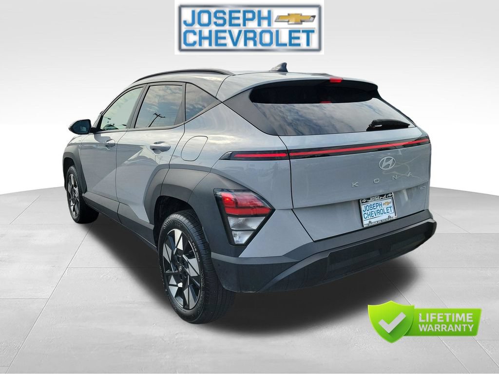 Used 2024 Hyundai Kona SEL AWD/4WD image 3