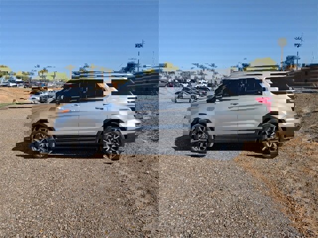 Used 2015 Ford Explorer XLT w/ Equipment Group 202A image 7