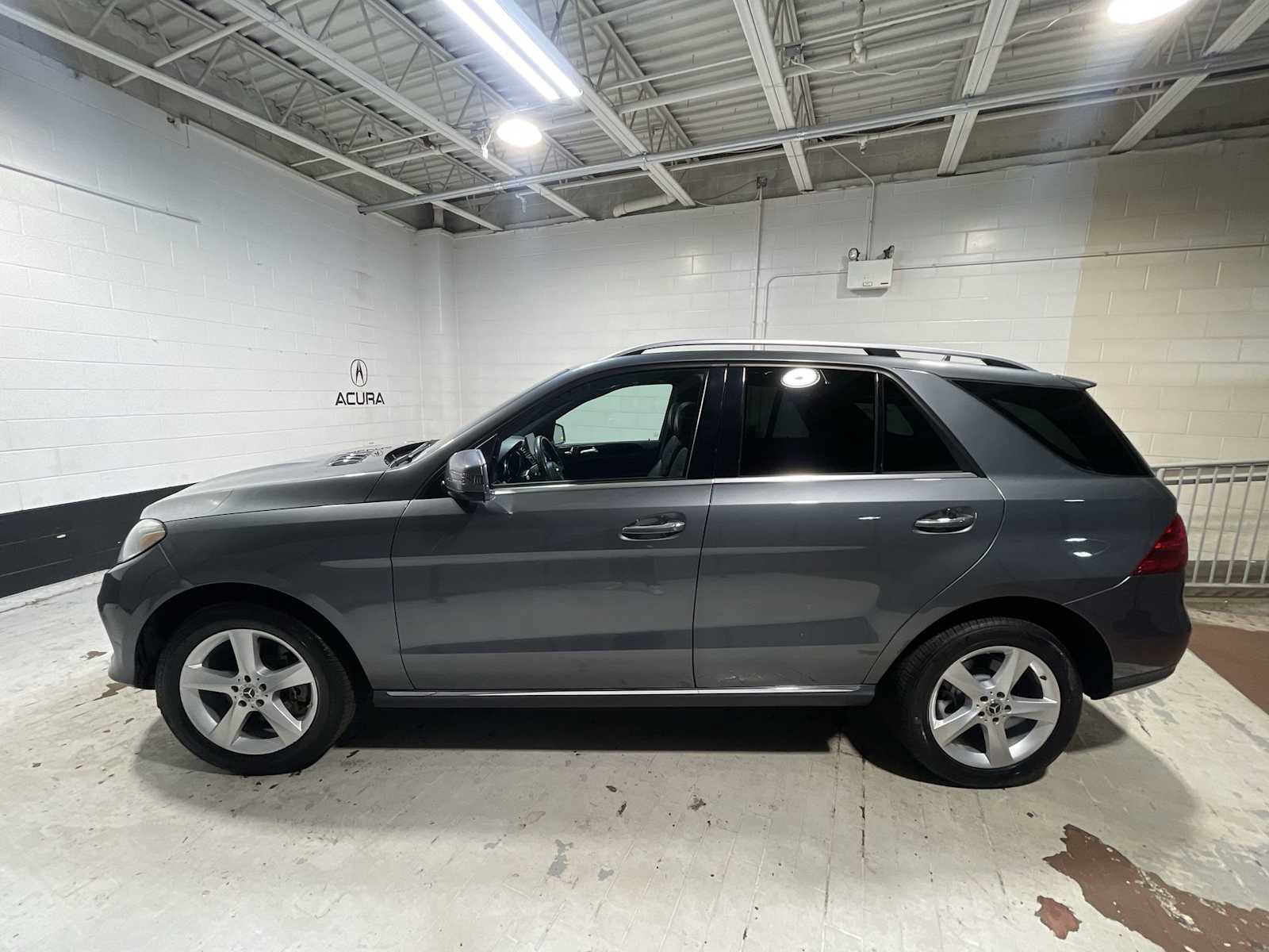 Used 2019 Mercedes-Benz GLE 400 4MATIC image 3