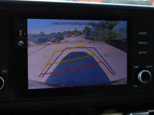 Used 2024 Kia Carnival LX FWD image 15