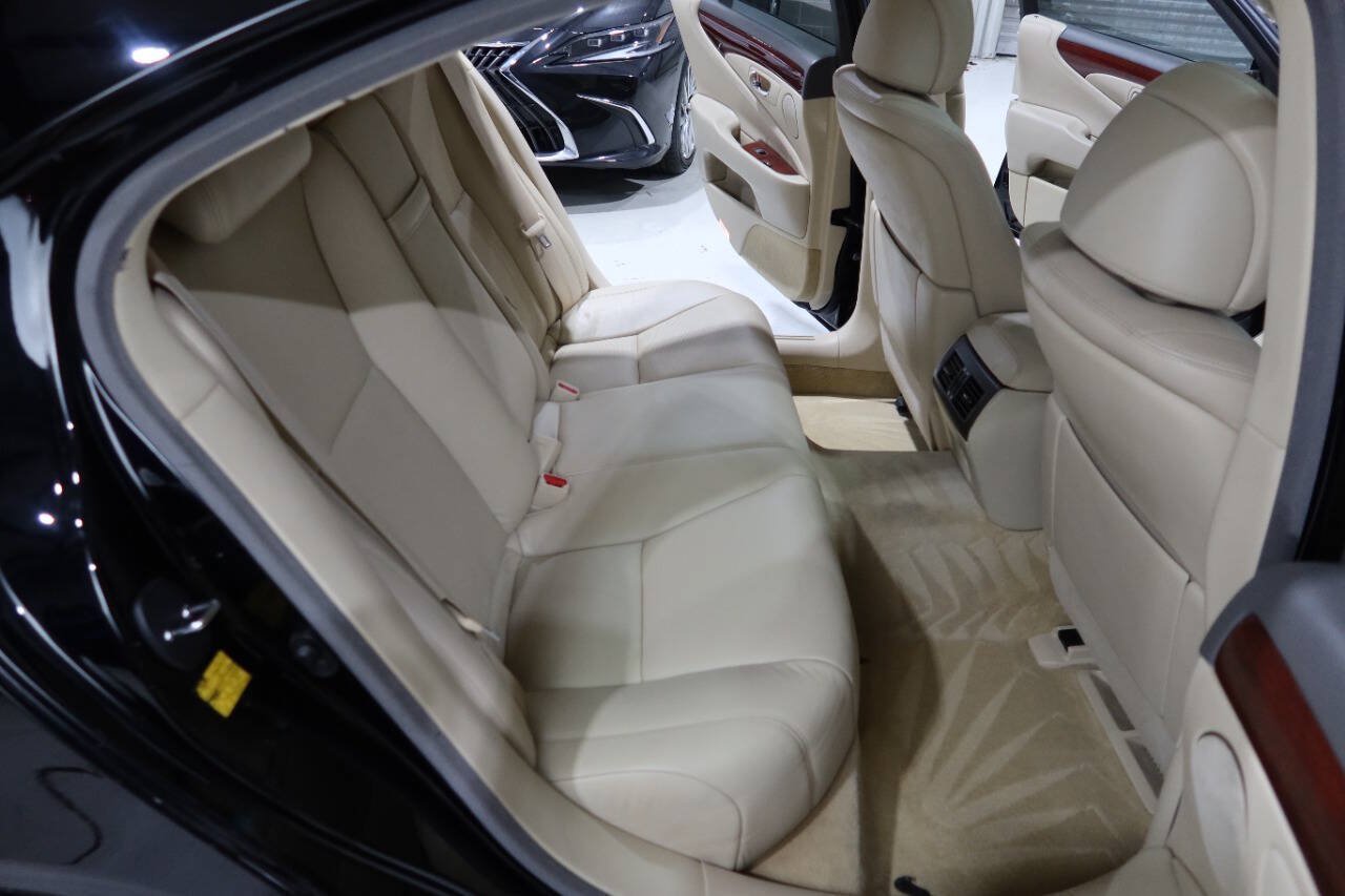 Used 2012 Lexus LS 460 w/ Comfort Pkg RWD image 15