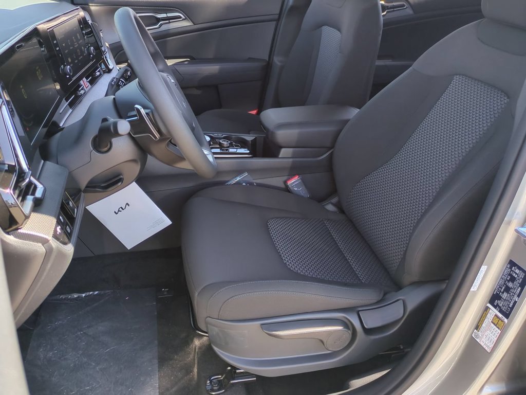 Certified 2025 Kia Sportage LX AWD/4WD image 18