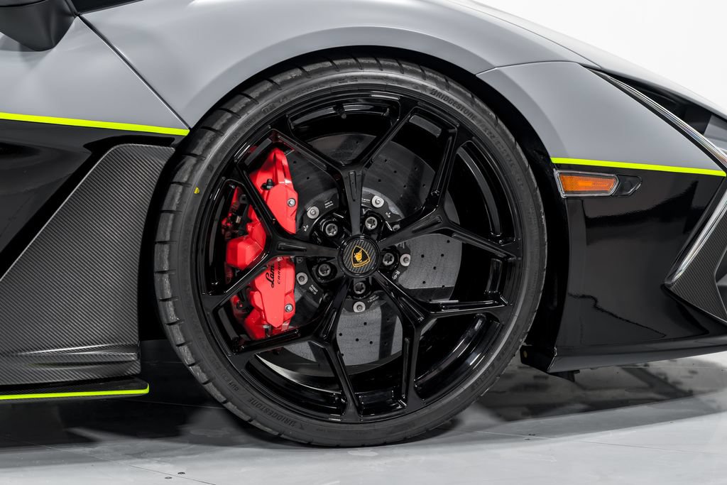 Used 2024 Lamborghini Revuelto AWD/4WD image 44
