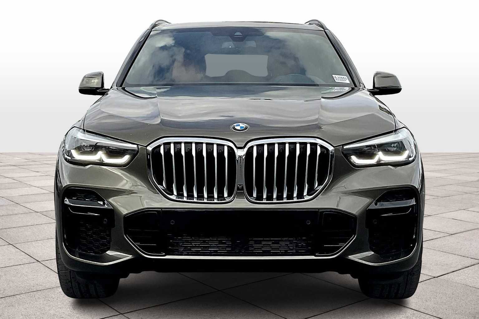 Used 2022 BMW X5 xDrive40i w/ M Sport Package image 3