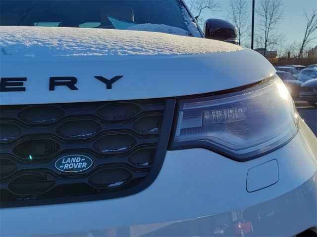 New 2025 Land Rover Discovery Dynamic SE AWD/4WD image 11
