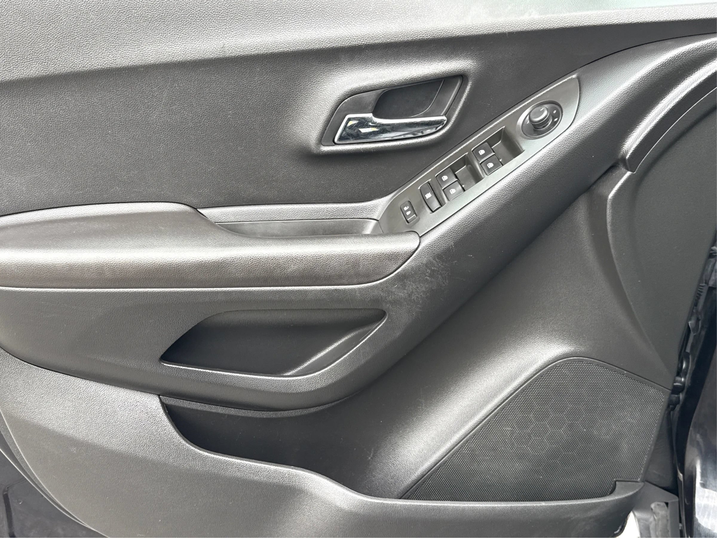 Used 2016 Chevrolet Trax LS FWD image 16