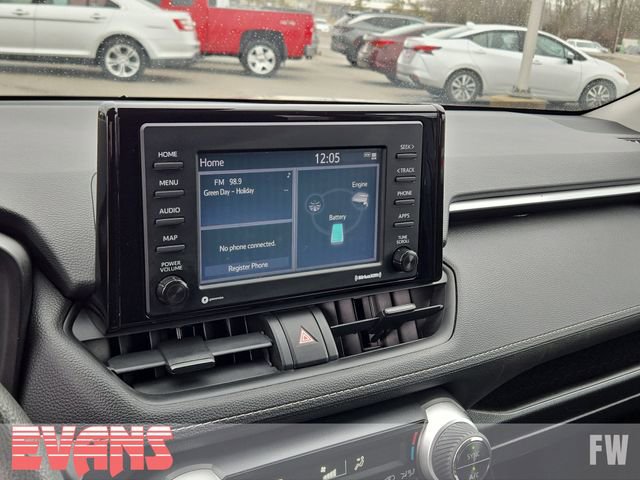 Used 2021 Toyota RAV4 LE image 4