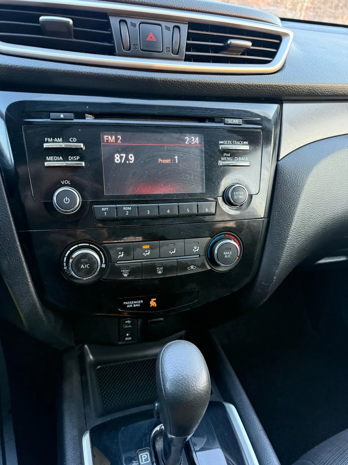 Used 2014 Nissan Rogue S image 31