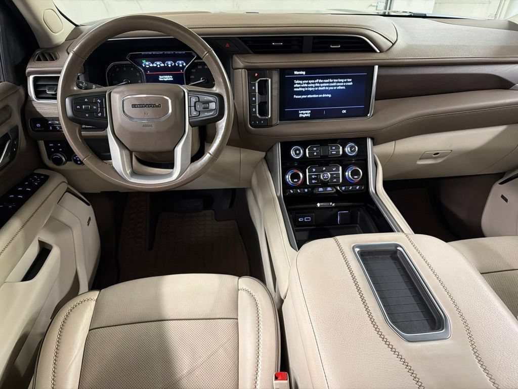 Used 2021 GMC Yukon Denali w/ Denali Premium Package AWD/4WD image 8