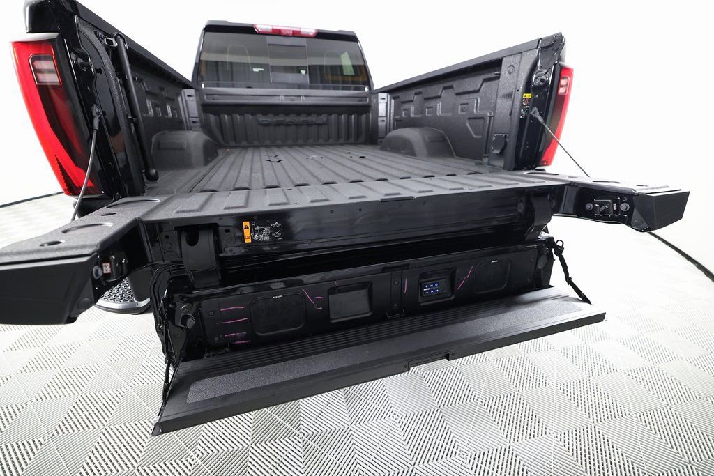 Used 2024 GMC Sierra 3500 Denali Ultimate image 9