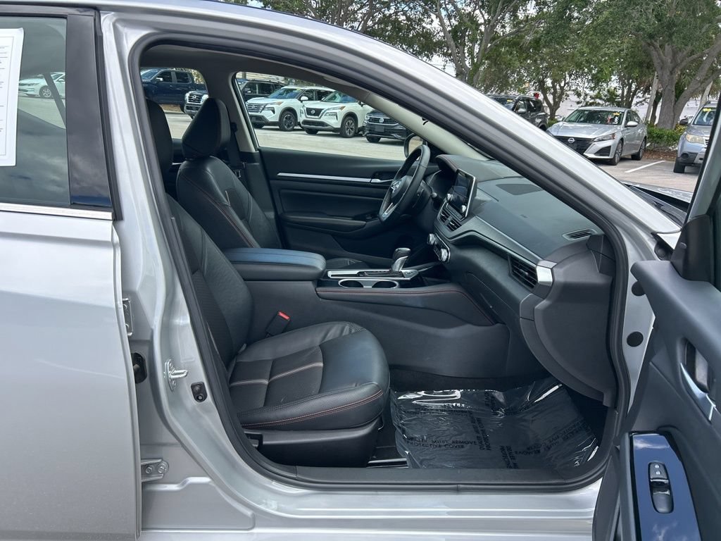 Certified 2025 Nissan Altima 2.5 SR FWD image 41