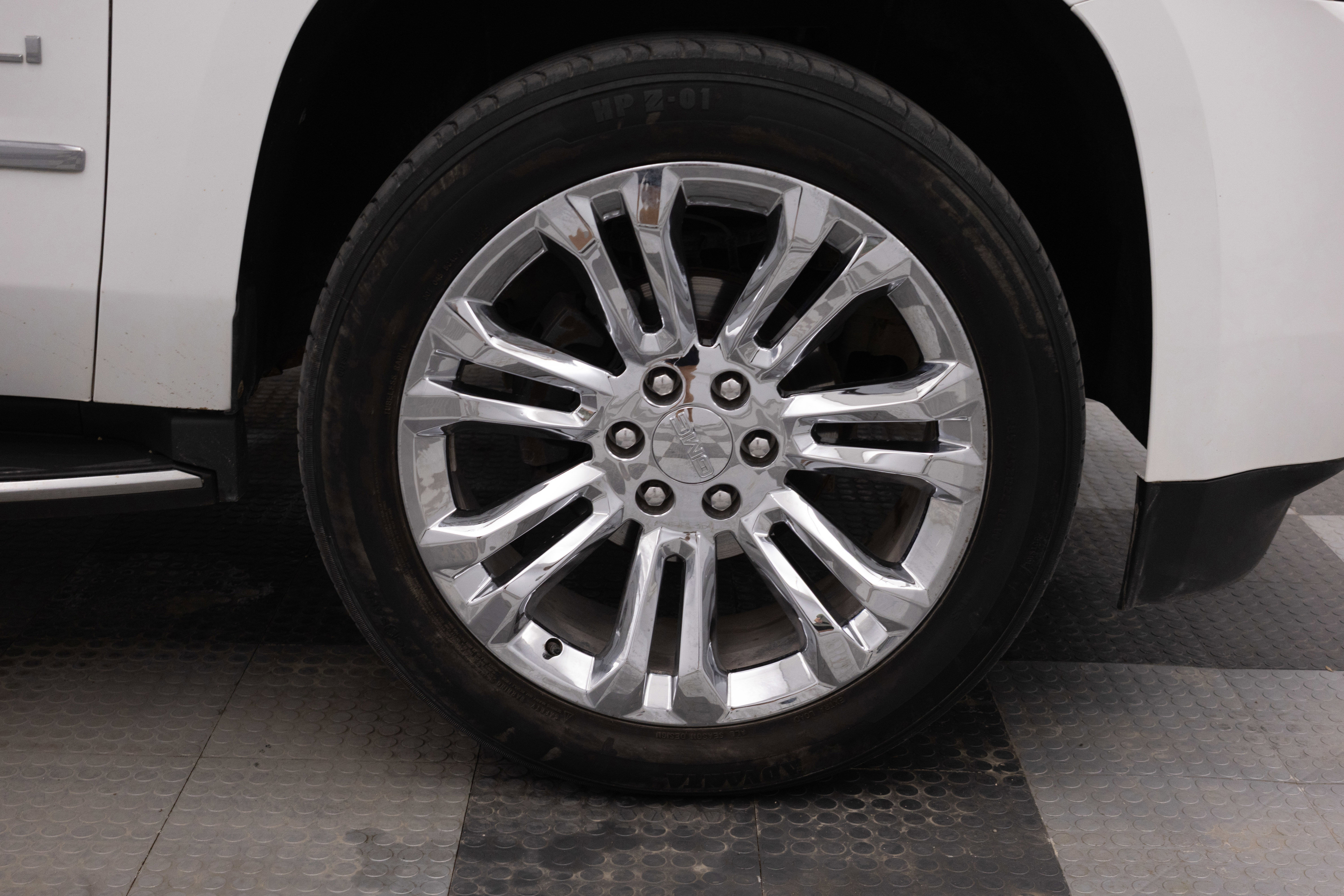 Used 2018 GMC Yukon Denali image 13
