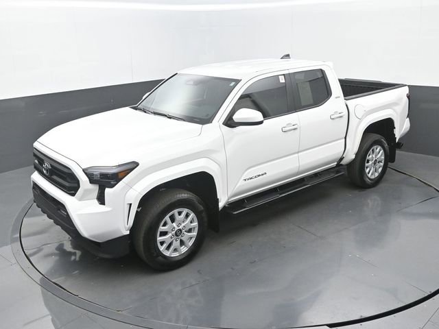Used 2025 Toyota Tacoma SR5 RWD image 29