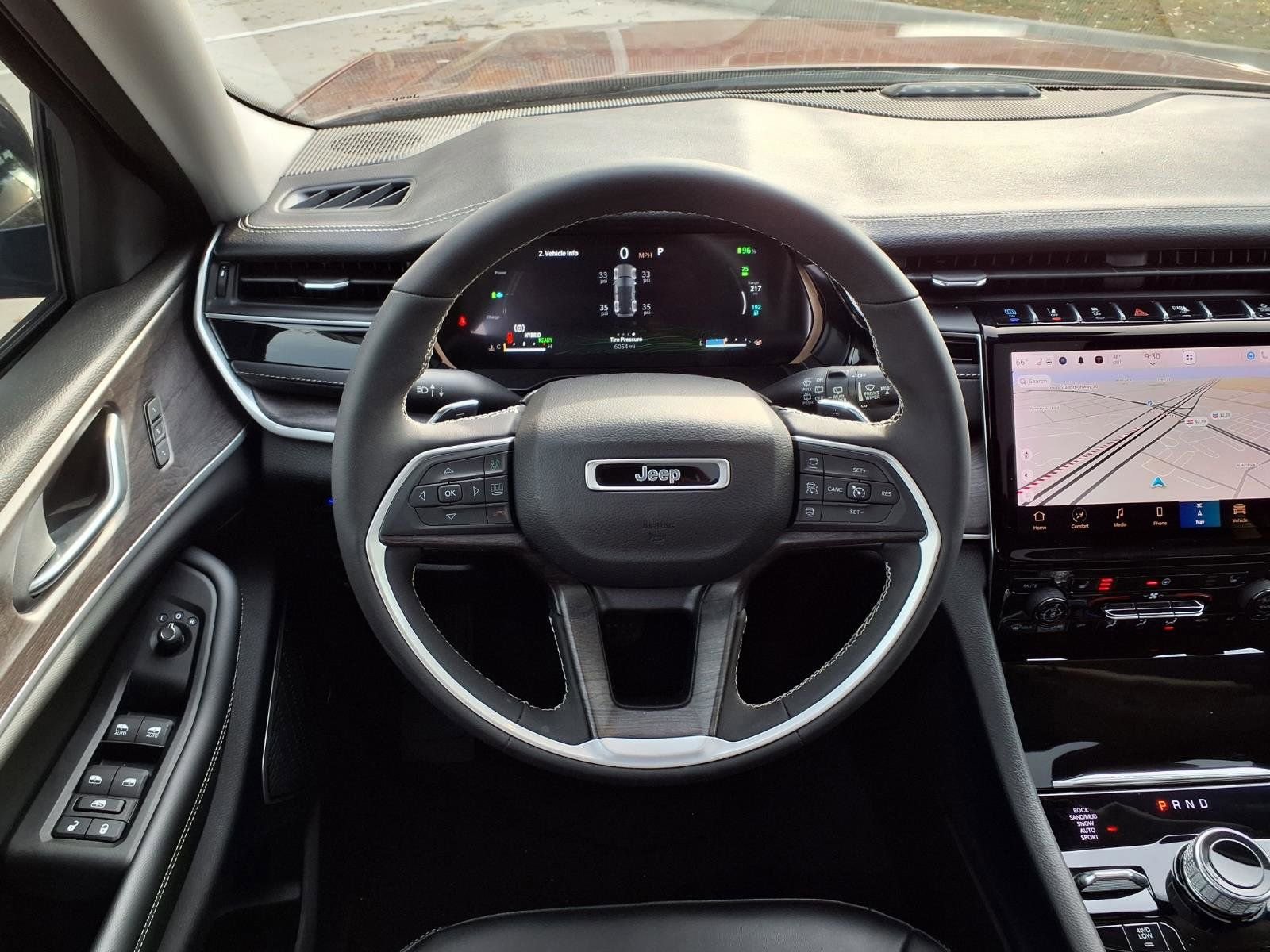 Used 2023 Jeep Grand Cherokee 4WD 4xe image 18