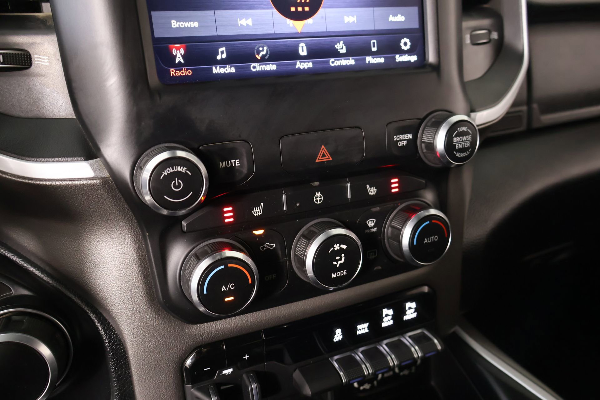 Used 2020 RAM 1500 Big Horn AWD/4WD image 7