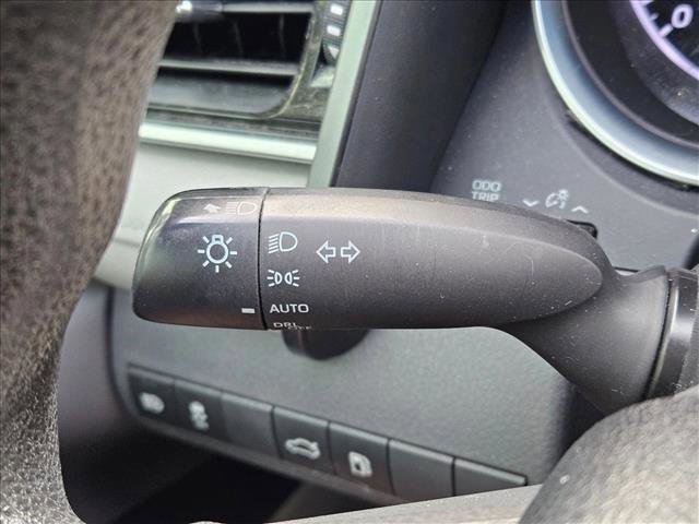 Used 2018 Toyota Camry LE image 12