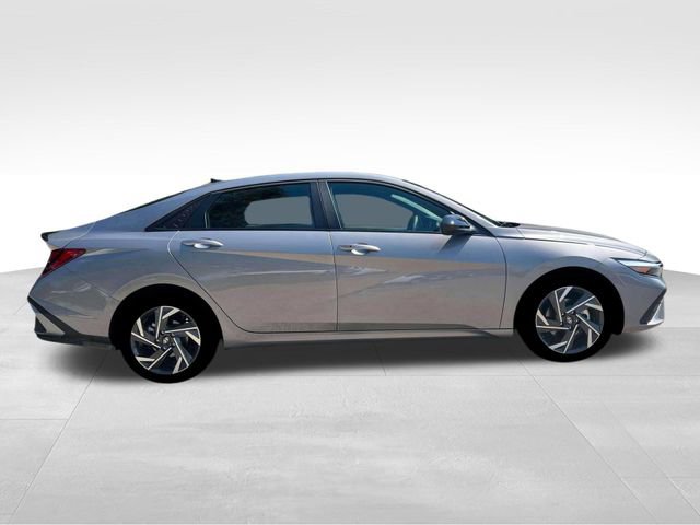New 2025 Hyundai Elantra Sport image 9