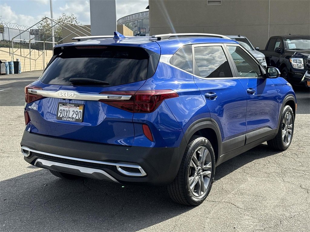 Used 2023 Kia Seltos S w/ Navigation Package image 3
