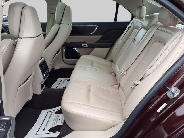 Used 2017 Lincoln Continental Reserve w/ Climate Package image 16