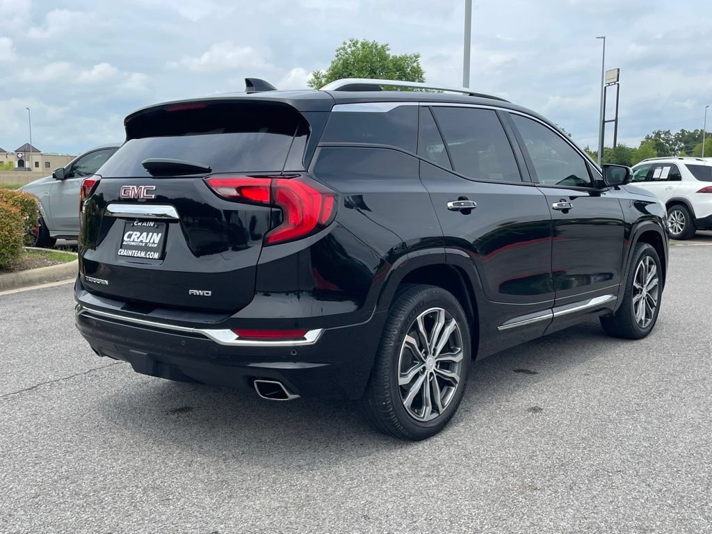 Used 2020 GMC Terrain Denali w/ Denali Premium Package AWD/4WD image 8