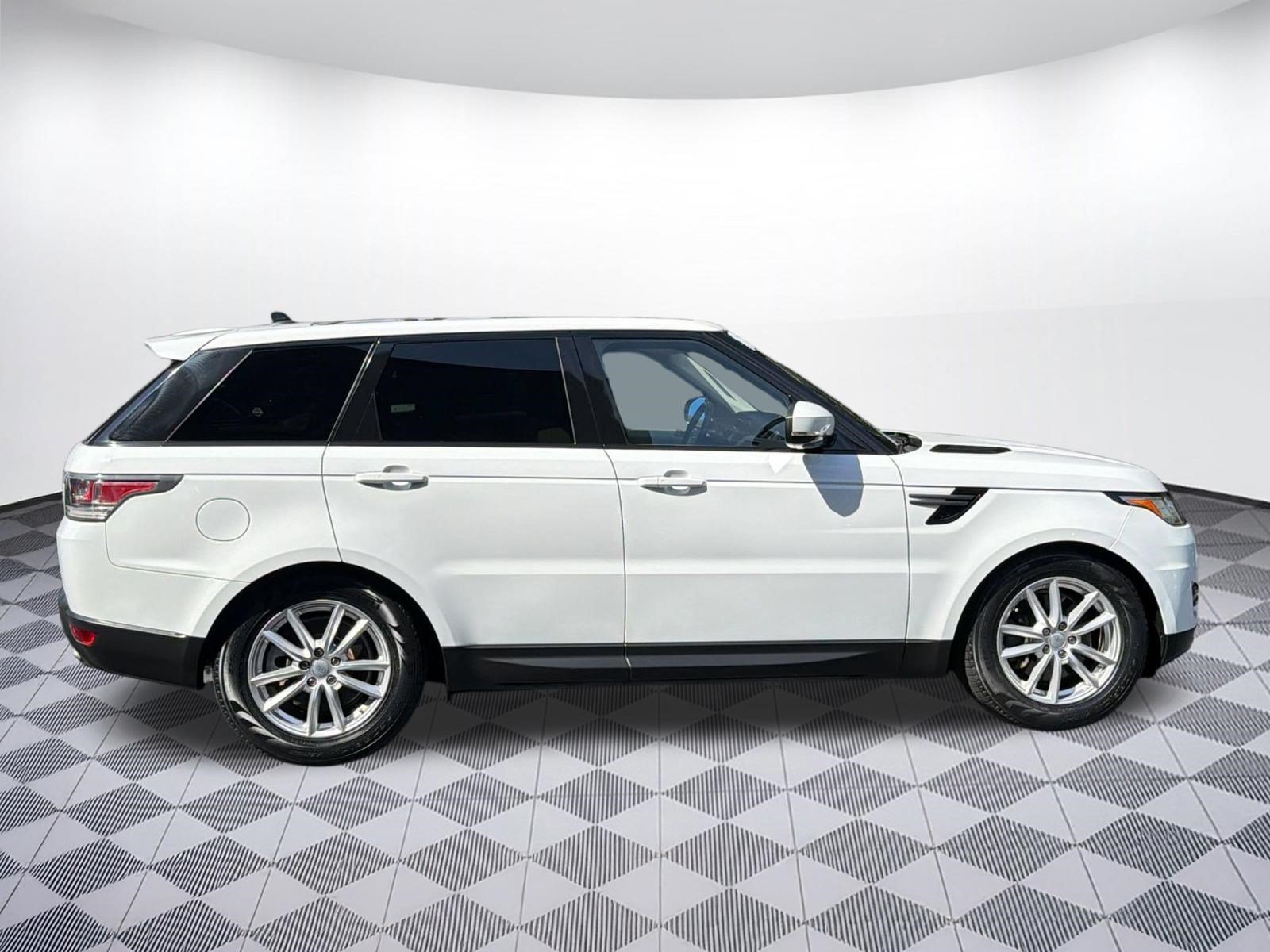 Used 2016 Land Rover Range Rover Sport SE AWD/4WD image 8