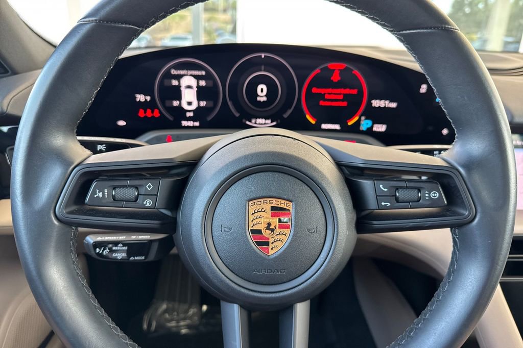 Used 2022 Porsche Taycan RWD image 28