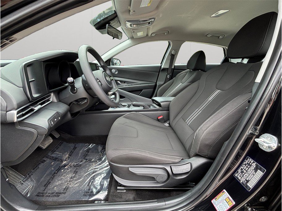 Used 2023 Hyundai Elantra SEL FWD image 2
