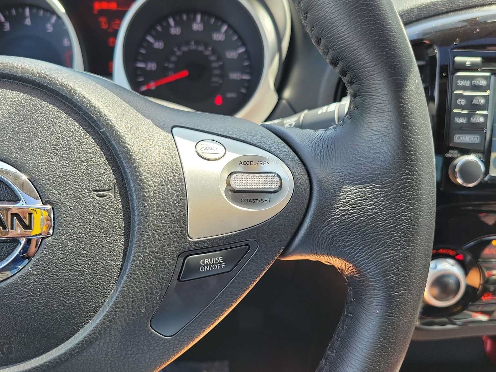 Used 2016 Nissan Juke SL FWD image 22