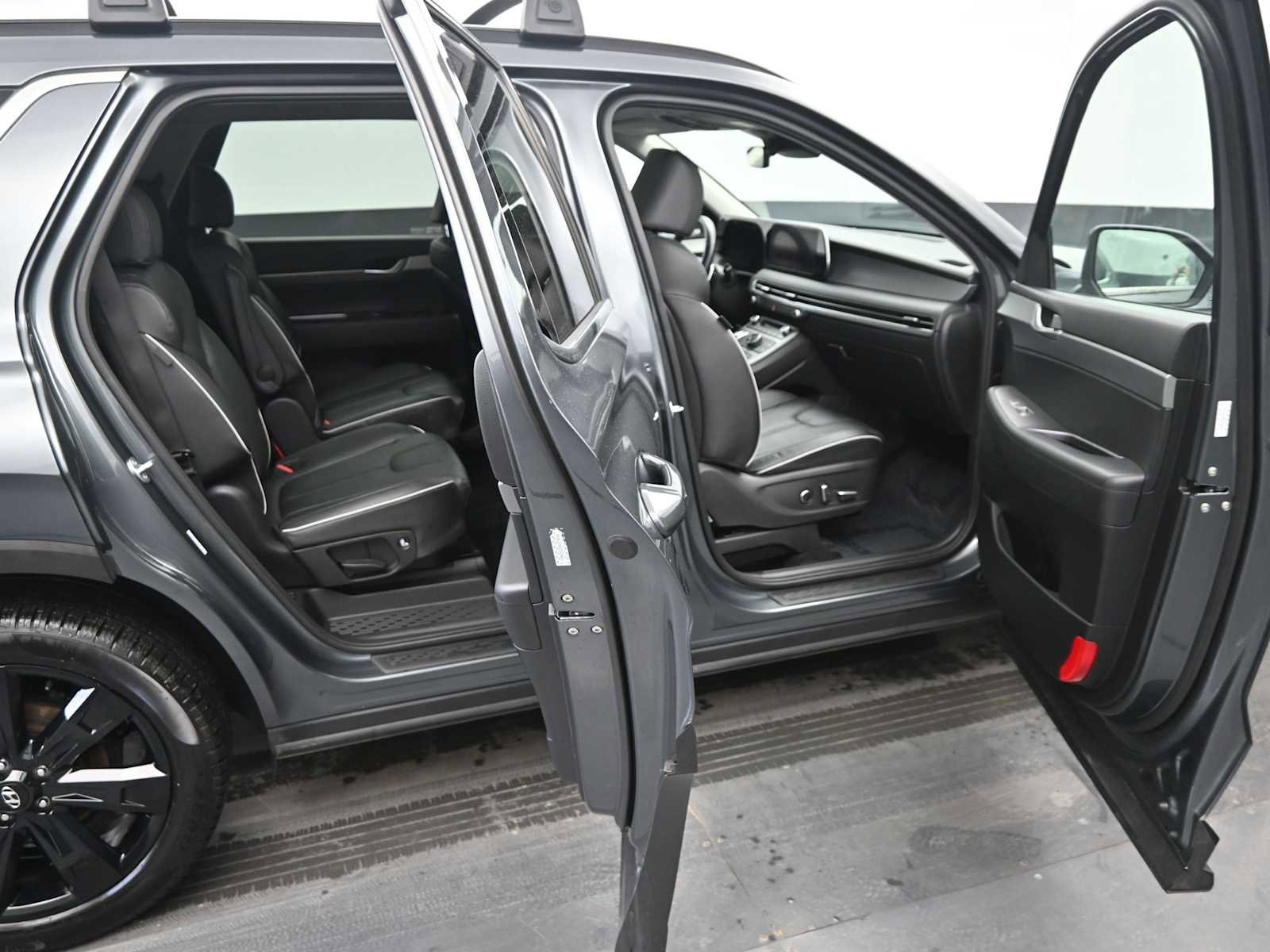 Used 2023 Hyundai Palisade XRT w/ Cargo Package image 12