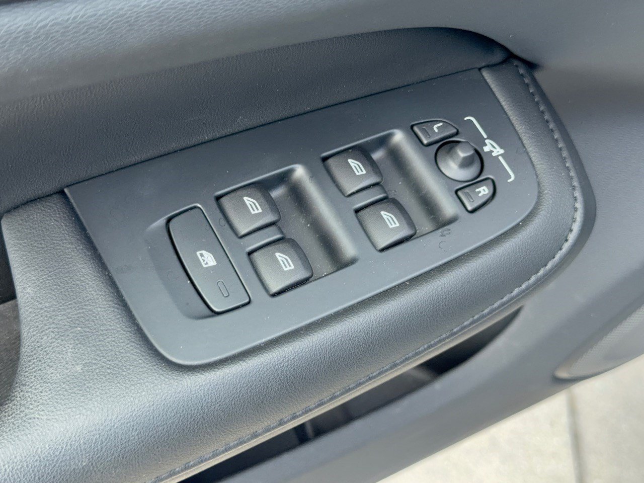 Certified 2024 Volvo S60 B5 Core w/ Climate Package FWD image 15