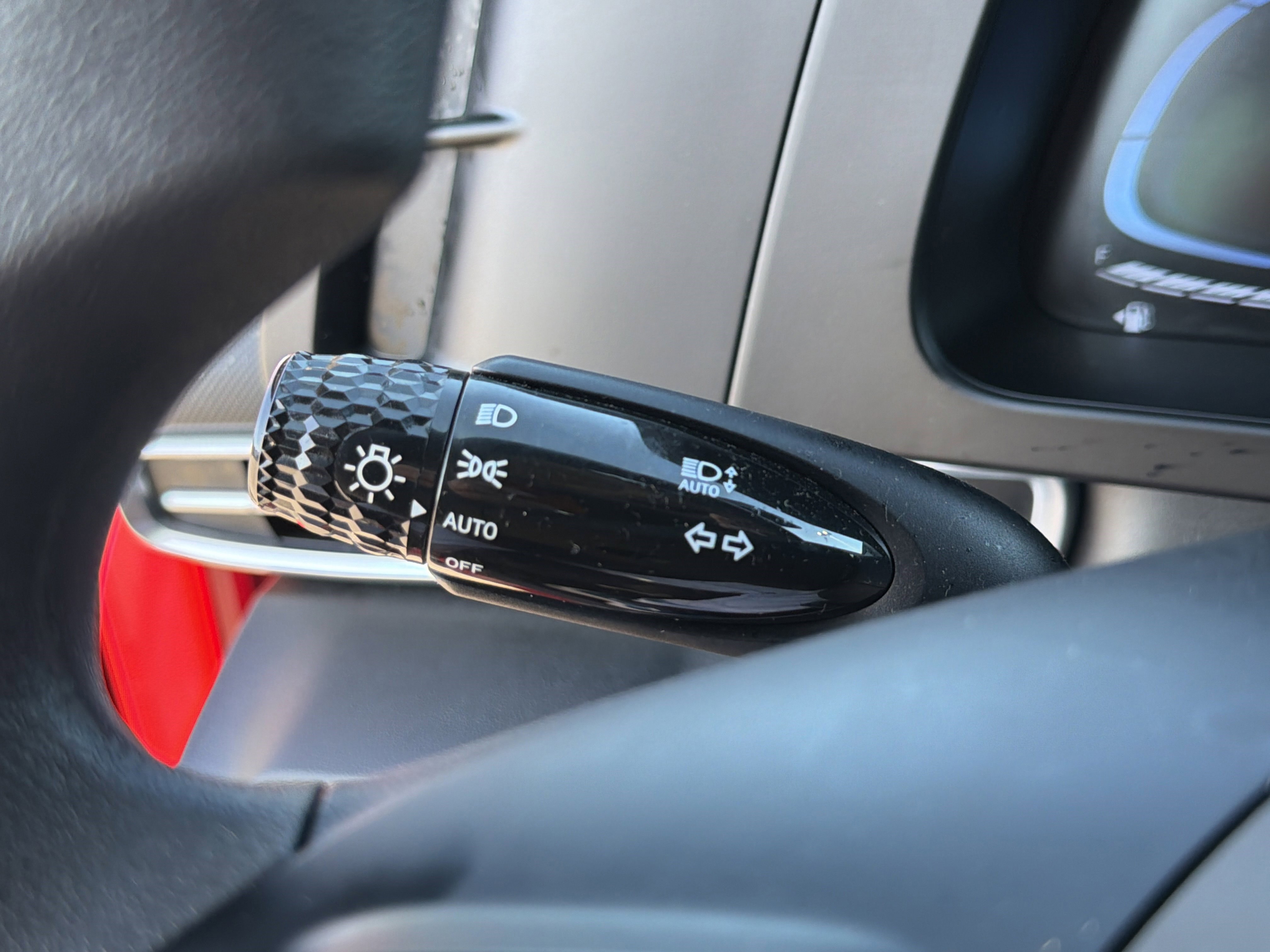 Used 2025 Hyundai Elantra SE image 20