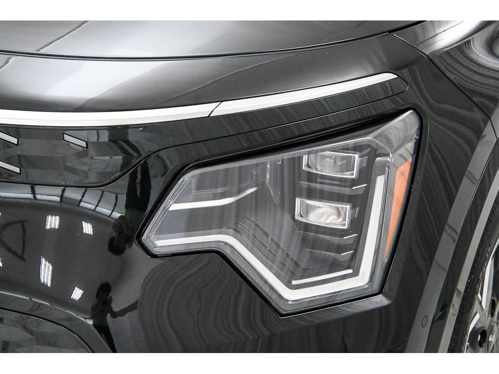 Certified 2025 Kia Niro Wave w/ Wave Preserve Package FWD image 11