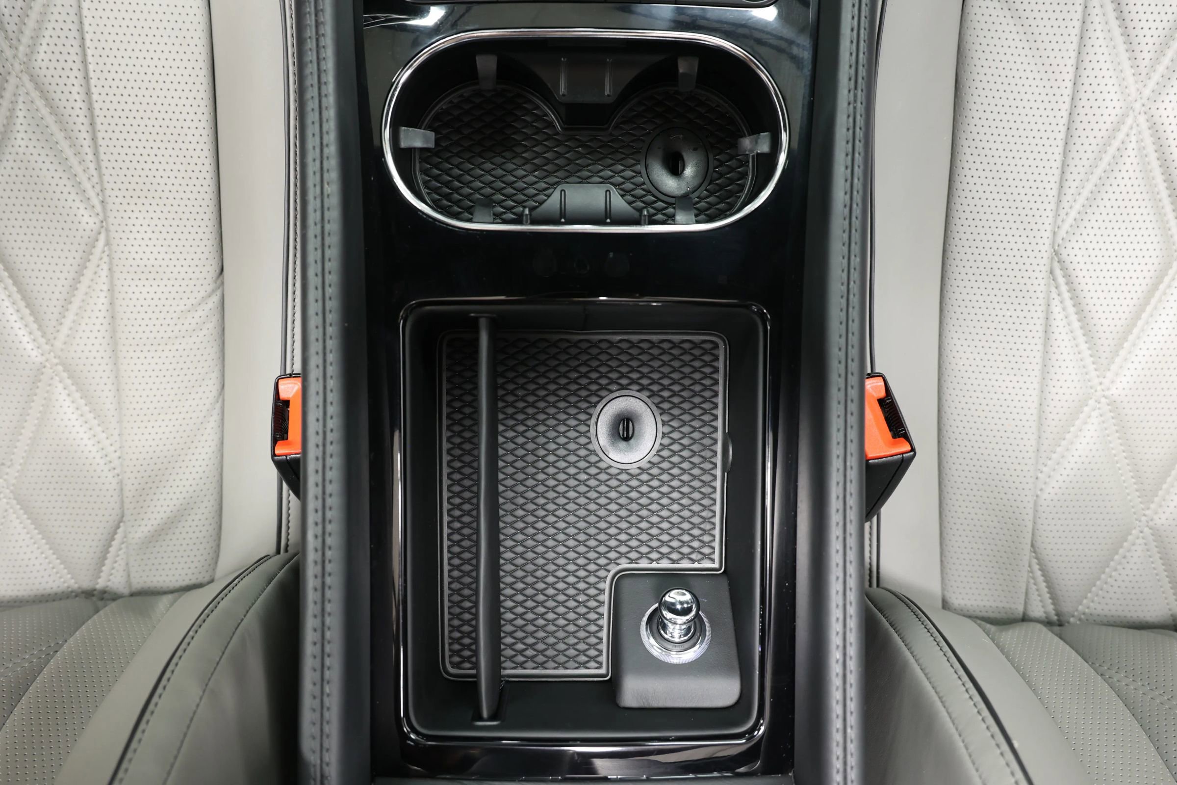 Used 2014 Bentley Flying Spur W12 image 36