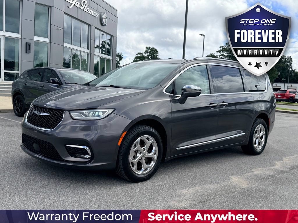 Used 2021 Chrysler Pacifica Limited AWD/4WD image 2