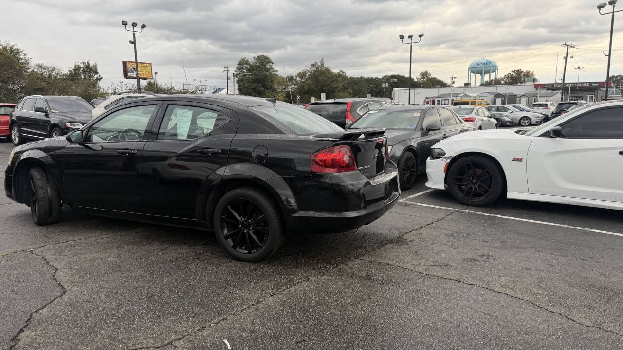 Used 2013 Dodge Avenger SXT w/ Blacktop Pkg FWD image 7