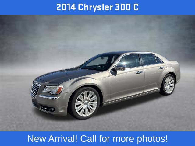 Used 2014 Chrysler 300 C RWD image 6