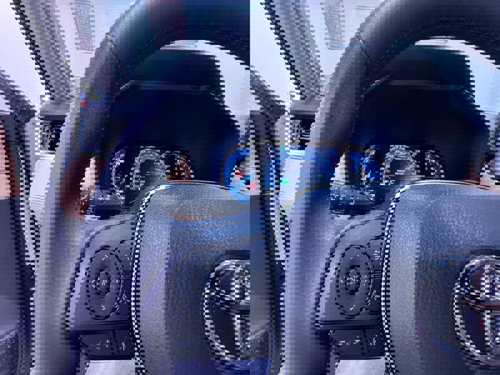 Used 2022 Toyota RAV4 Limited image 20