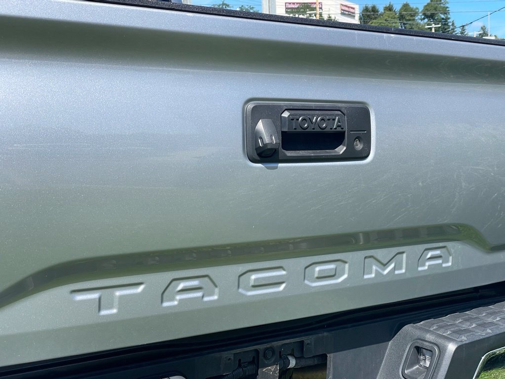 Used 2020 Toyota Tacoma TRD Off-Road AWD/4WD image 25